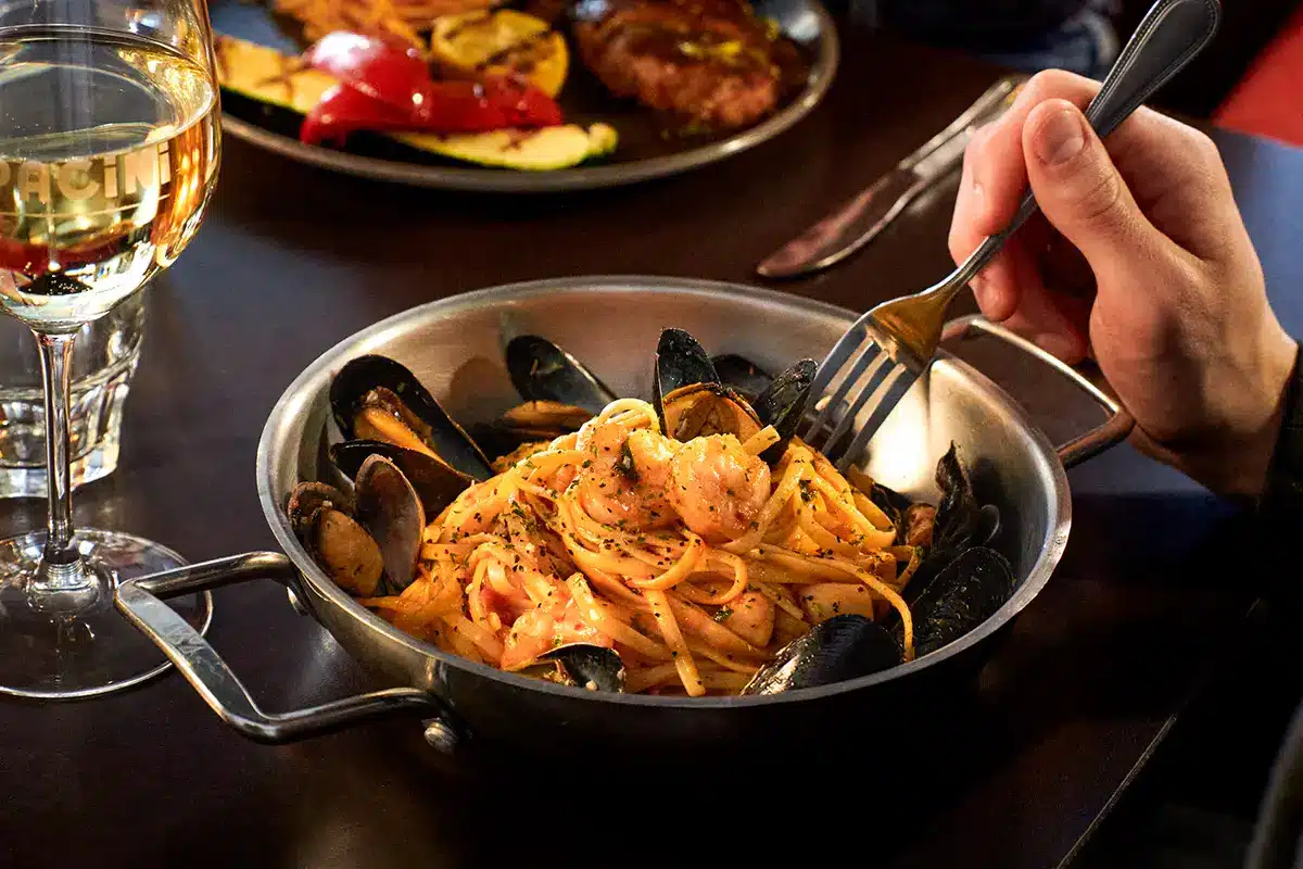 linguine-fruits-de-mer.webp Restaurant italien à Saint-Jean-sur-Richelieu, Restaurant italien PACINI | Saint-Jean-sur-Richelieu